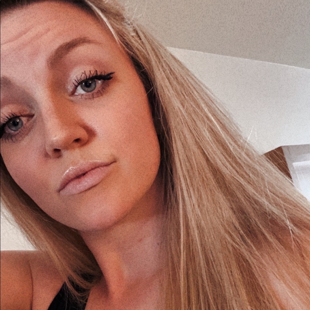 Meet your Posher, Lexi